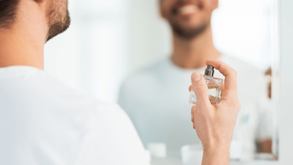 Rekomendasi parfum pria terbaik untuk musim hujan